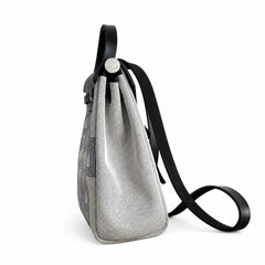 Hermers' popular herbag 31cm is designed to be inspired by saddle bags. The body of the bag is made of canvas, and the inseam, shoulder straps and handle are made of leather. The appearance is very si
