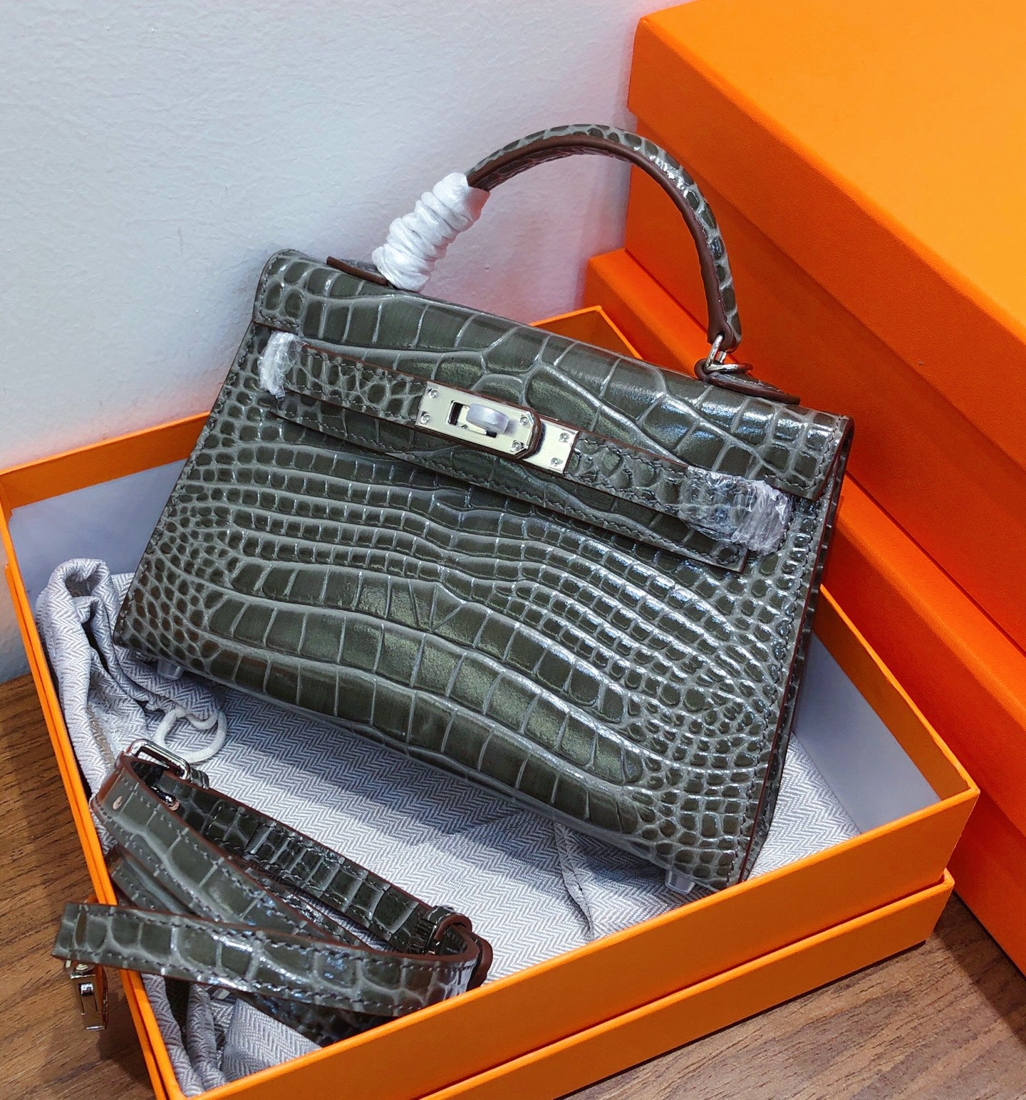 Kelly Sellier 19cm Gris Elephant Shiny Crocodile Leather Gold Hardware & Palladium Hardware Women Handbag