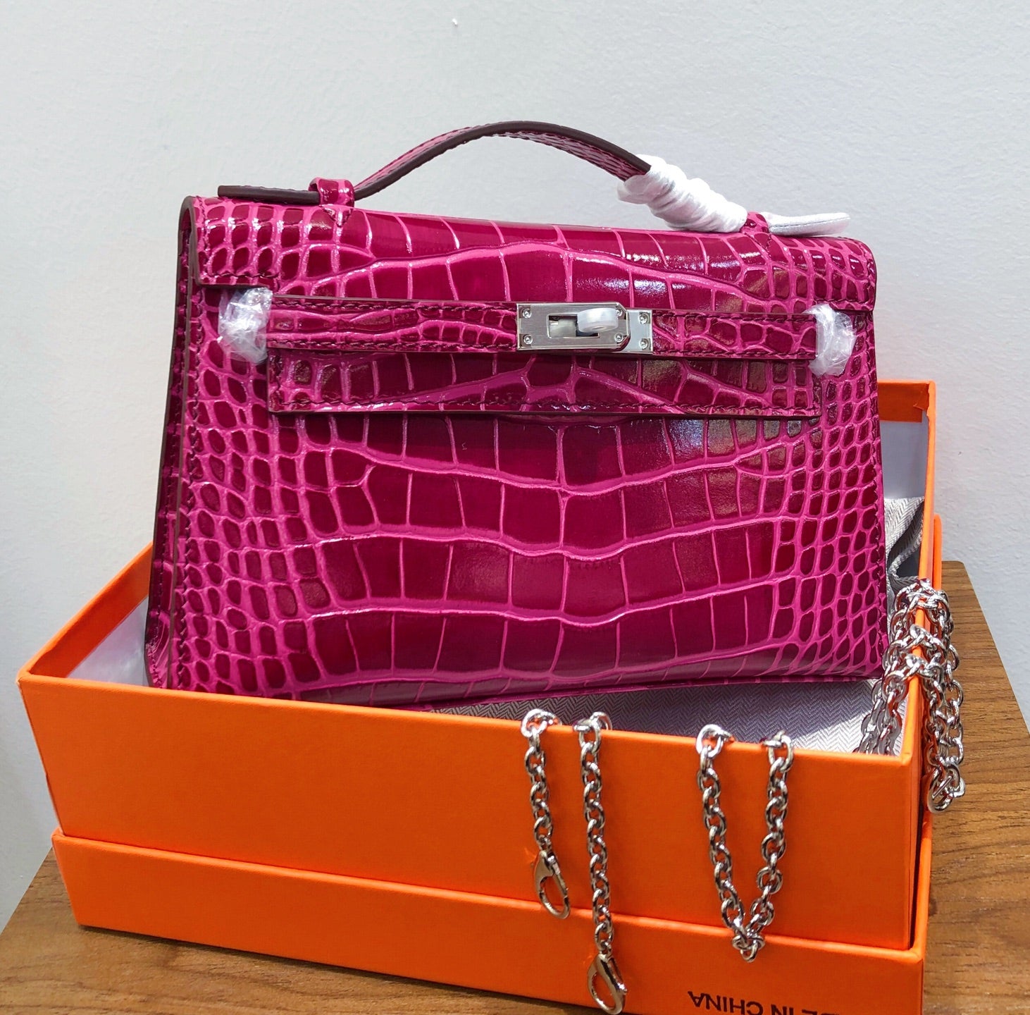 Kelly Pochette Fuchsia Shiny Niloticus Crocodile Leather Palladium Hardware Women Clutch Bag