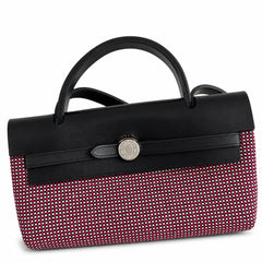 Hermers' popular herbag 31cm is designed to be inspired by saddle bags. The body of the bag is made of canvas, and the inseam, shoulder straps and handle are made of leather. The appearance is very si