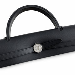 Hermers' popular herbag 31cm is designed to be inspired by saddle bags. The body of the bag is made of canvas and has outer seams. The shoulder straps and handbags are made of leather and look similar