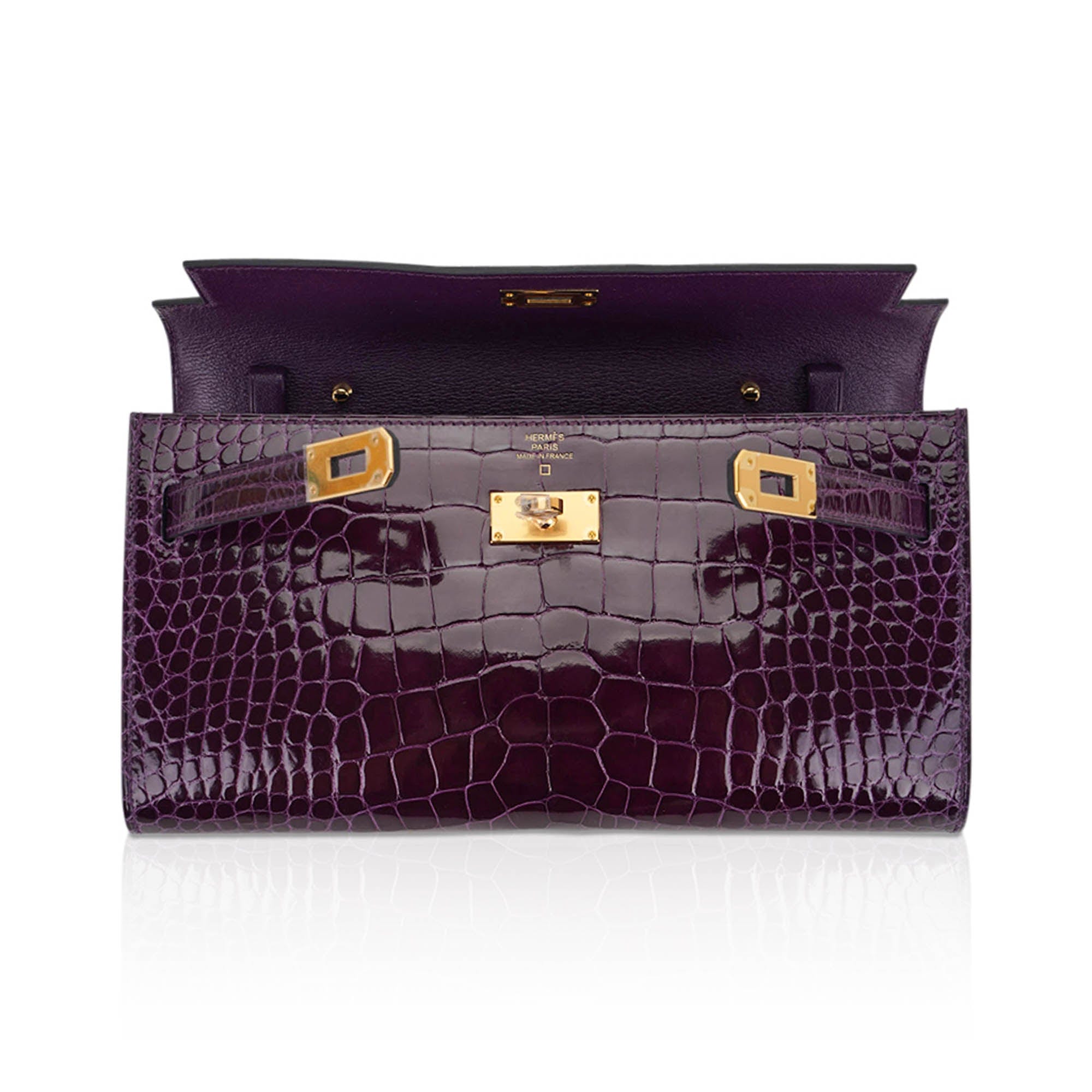 👜Kelly Classique To Go Wallet Cassis Alligator with Gold Hardware